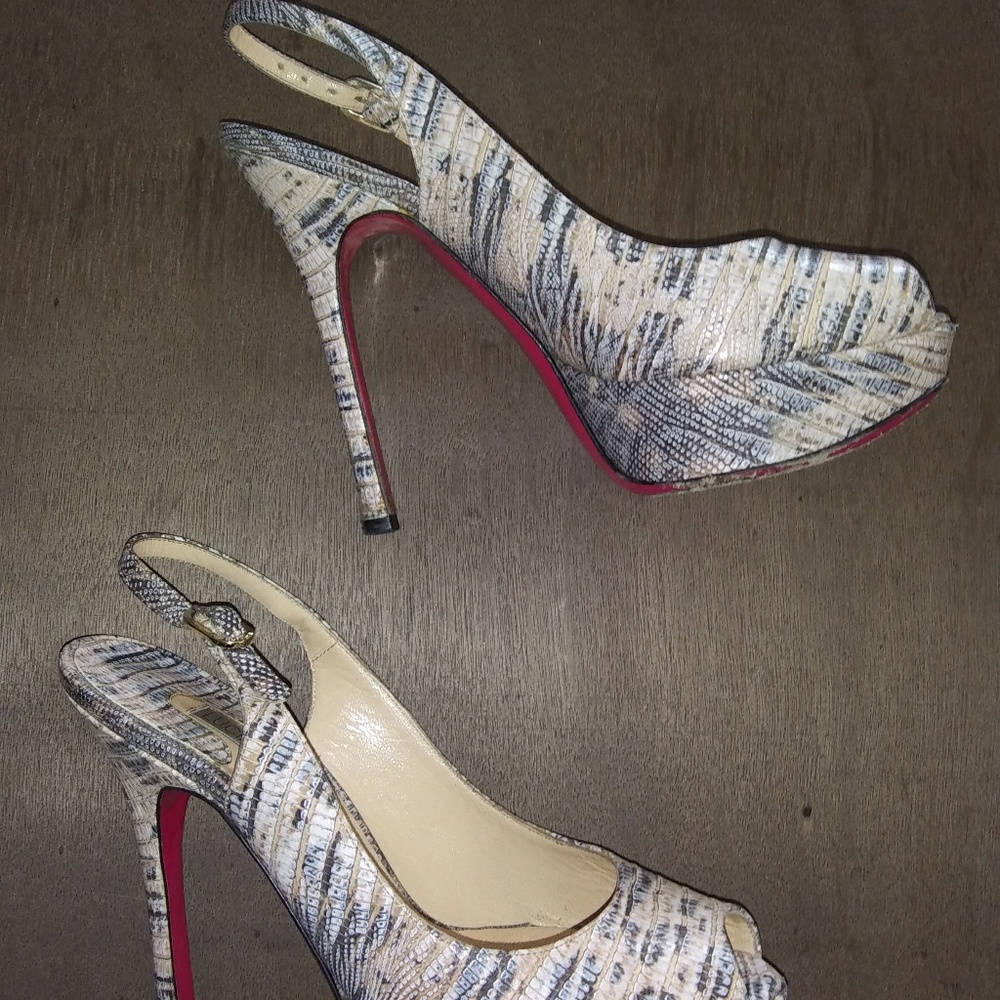 Shoes - Picture 2 of 3